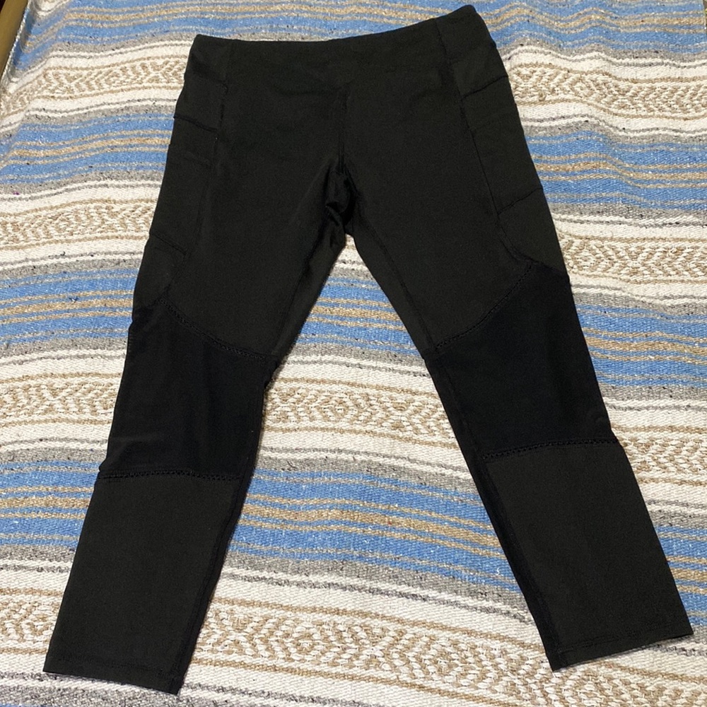 Athletic pants with ‘see through’ detail